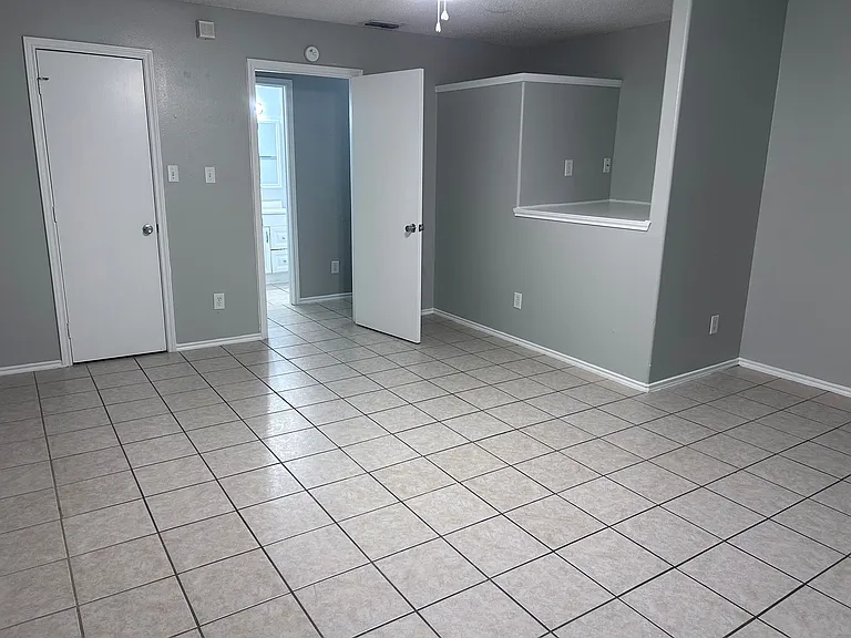 2308 W Elisa Ln #8 — Photo 7