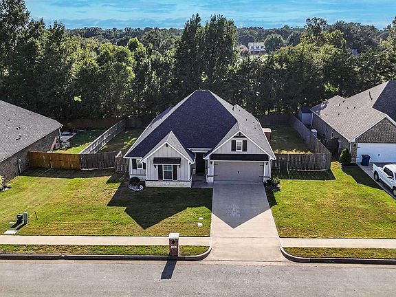 3rd image of 1128 Rhome Hill Rd