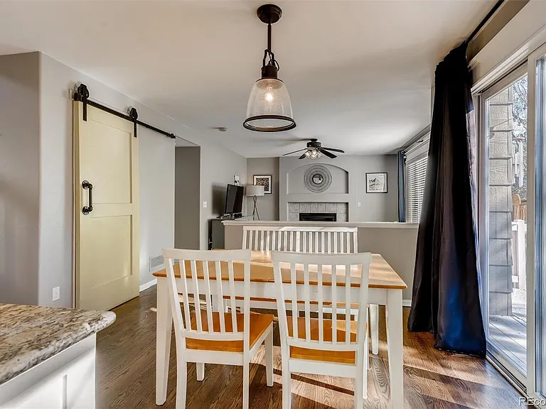 1118 Riddlewood Ln — Photo 14