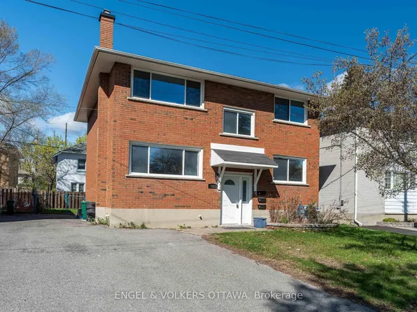896 Pinewood Cres #1, Ottawa, ON K2B 5Y4