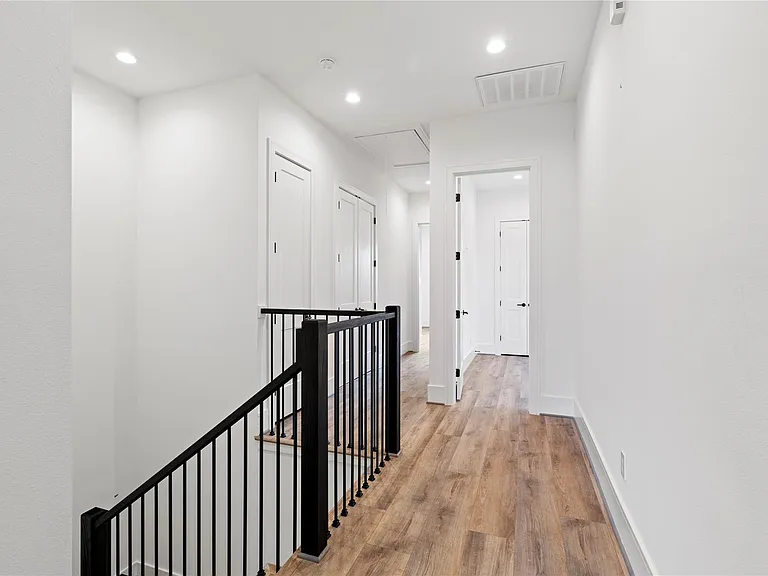 4218 Nichols St — Photo 20