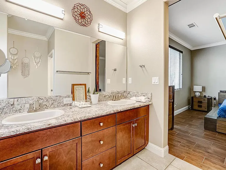 3921 W Payson Ave — Photo 28