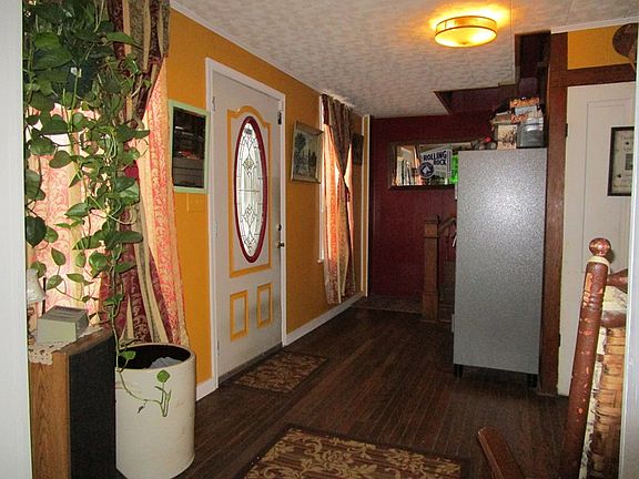 5th image of 27 Wellsboro St