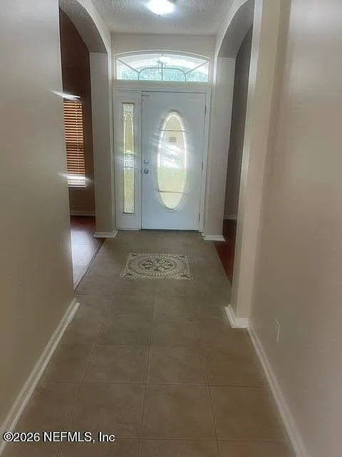 4 bed, 3.0 bath, 2114 sqft, $2,600 — Photo 3