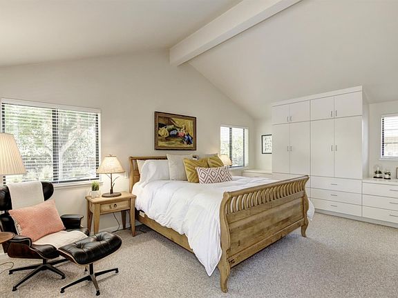 4th image of 3303 Oyster Bay Ave