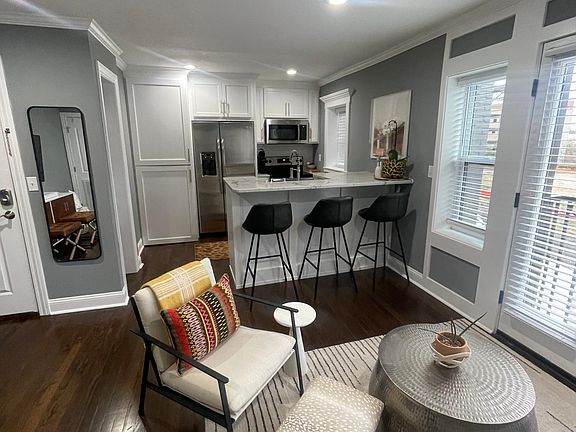 2nd image of 4509 Broadway Blvd #301