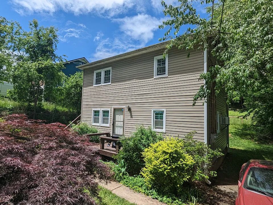 2 Cedar Hill Cir