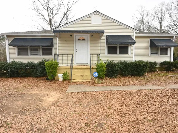 607 Ledford St, Weaver, AL 36277