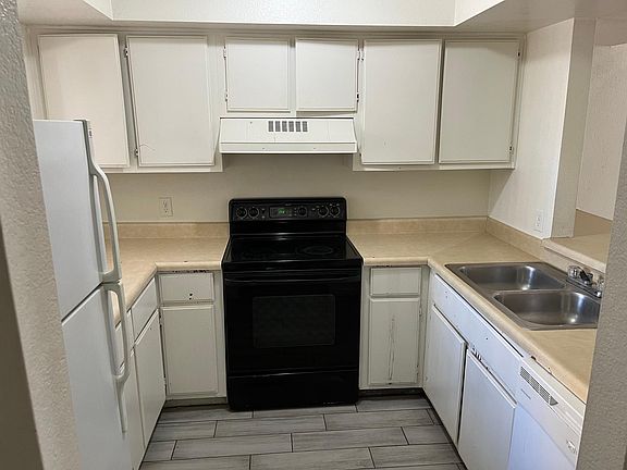 2nd image of 2801 E Marconi Ave #101