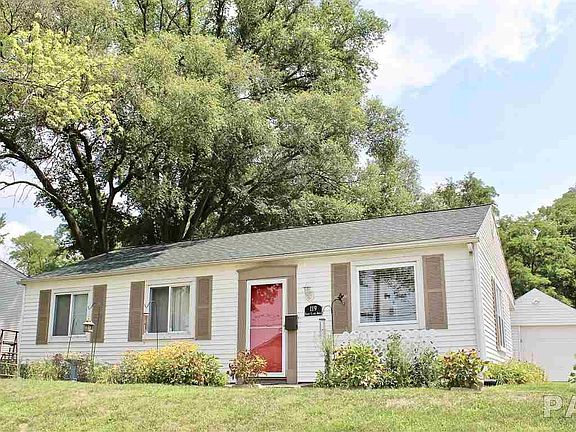 3rd image of 119 Saint Clair Dr