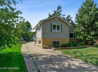1104 Margret St, Des Plaines, IL