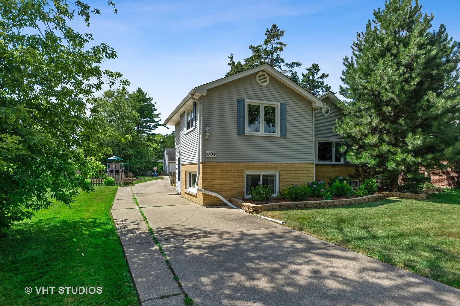 1104 Margret St photo 1