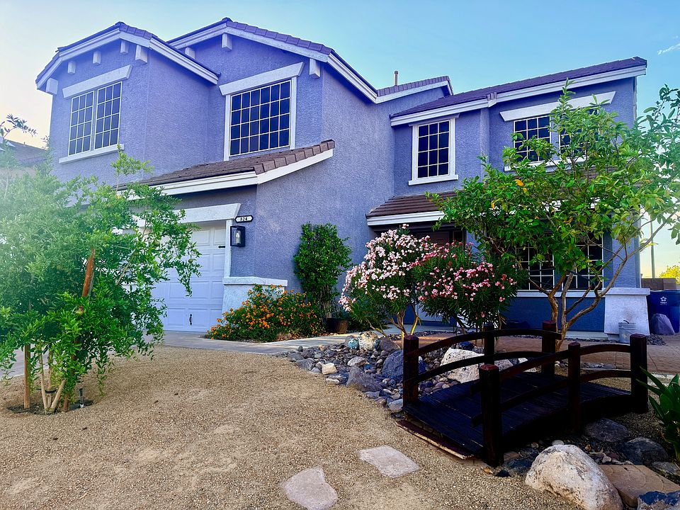 1st image of 824 Sleepy Moon Ave