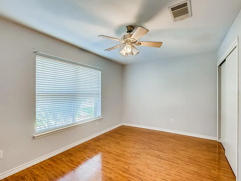 303 Bello Dr — Photo 8