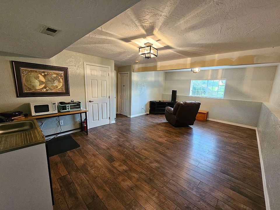 1st image of 405 W 22nd Ave Unit C