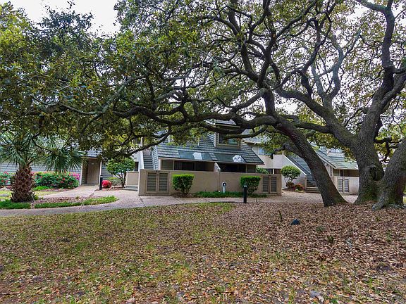 4th image of 129 Hartland Dr. #8-D