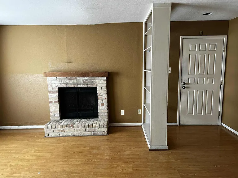2100 Wilcrest Dr #114 — Photo 5