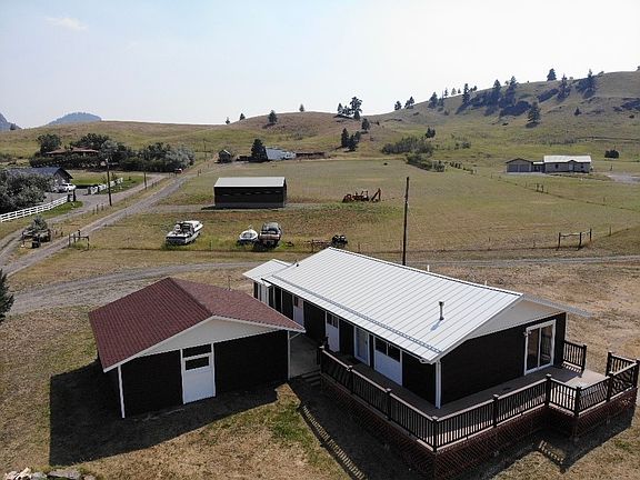 3rd image of 6 Meadowlark Sq