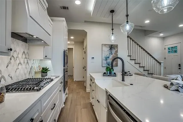 1518 Villars St — Photo 19