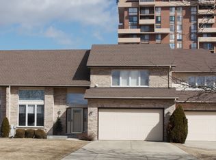 349 Saint Andrews Dr, Wood Dale, IL 60191