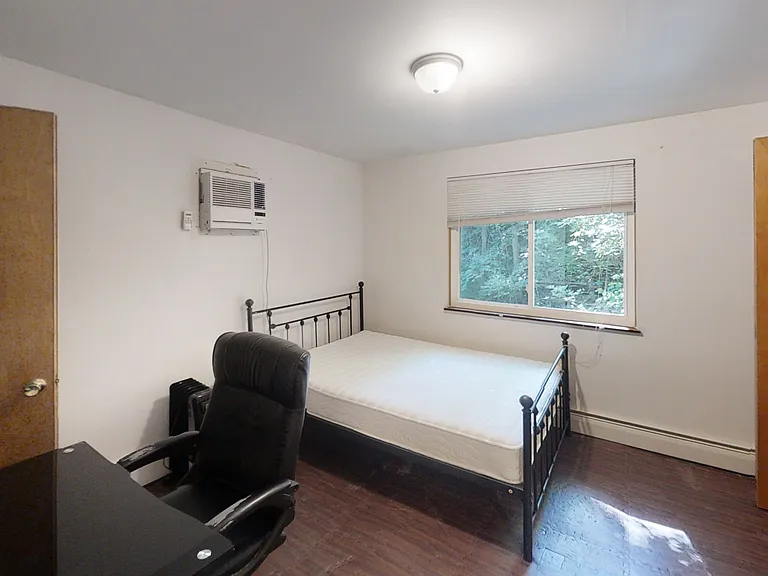 1546 Jones Dr #1546 — Photo 4