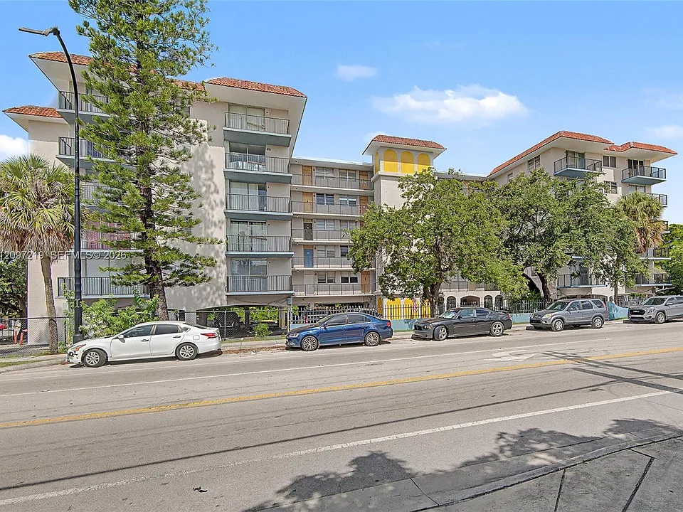 12590 NE 16th Ave #402