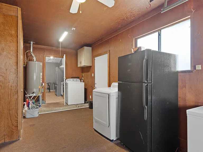 1182 Angelina St — Photo 22