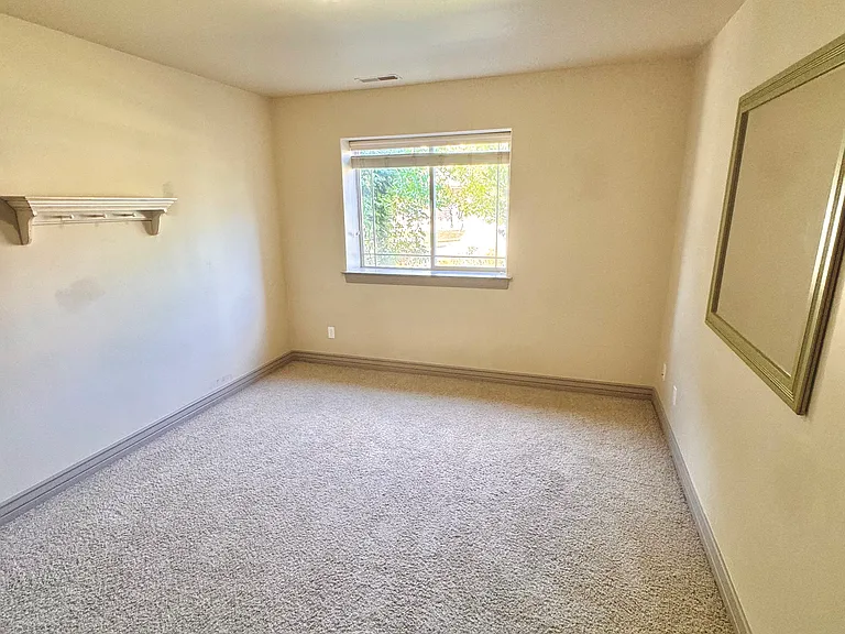 4032 E Mount Airey Dr — Photo 10