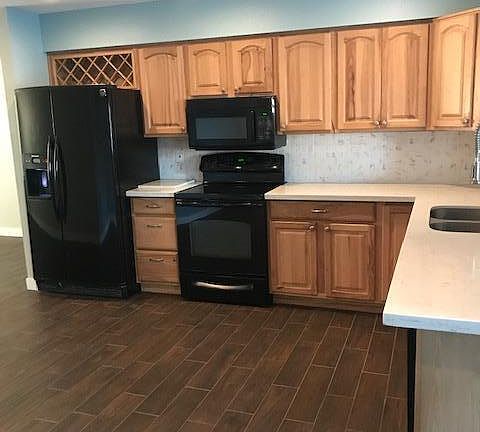 5th image of 15855 N 18th Pl