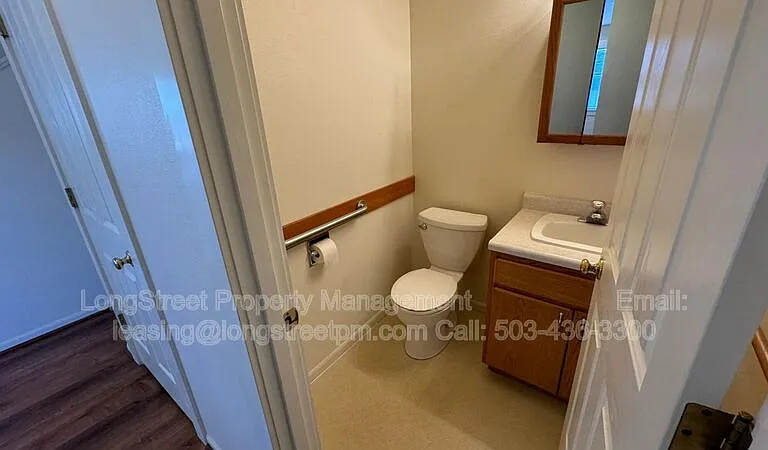 1927 NW Highland Dr — Photo 15