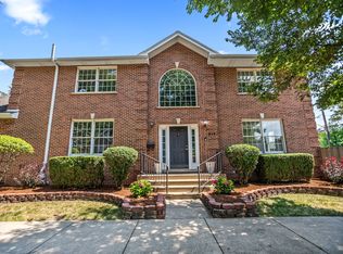 9121 Linder Ave, Skokie, IL 60077