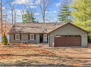 244 Lakeside Dr, Fairfield Glade, TN 38558