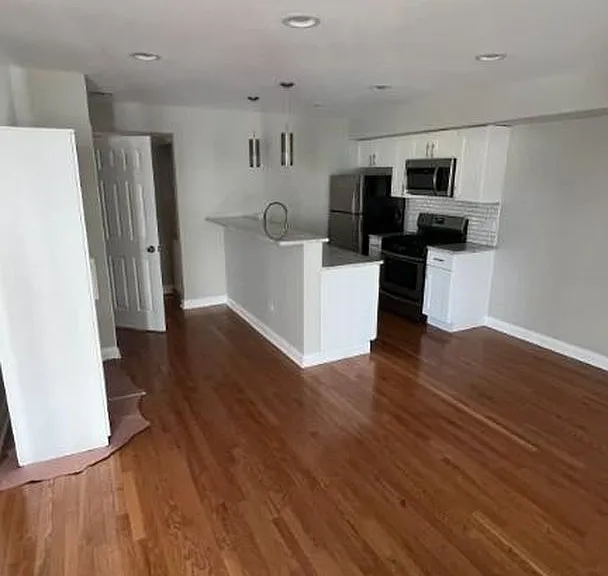 3626 W Oakdale Ave #2F — Photo 3