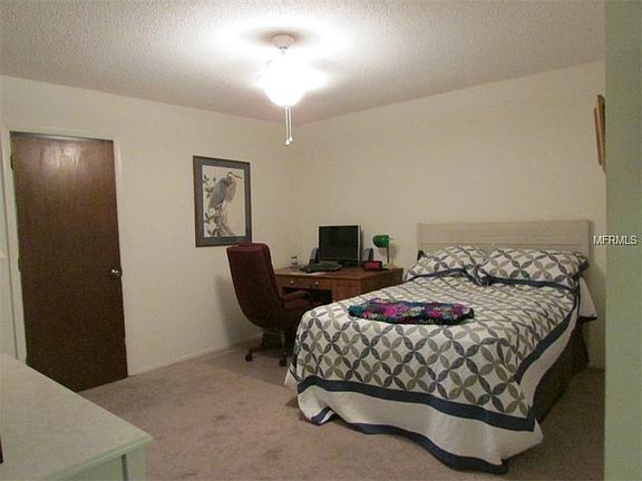 3rd image of 2202 Pine Dr