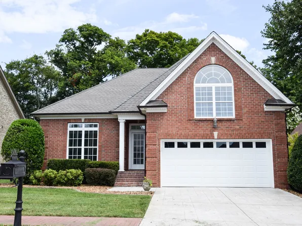 1074 Isaac Franklin Dr, Gallatin, TN 37066