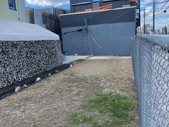 64 N 54th St, Philadelphia, PA 19139