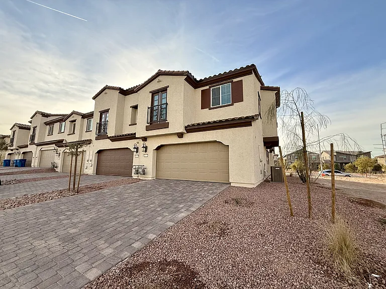 923 Jigglypuff Pl — Photo 38
