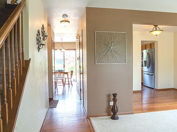 5th image of 1413 N Metropolitan Ave