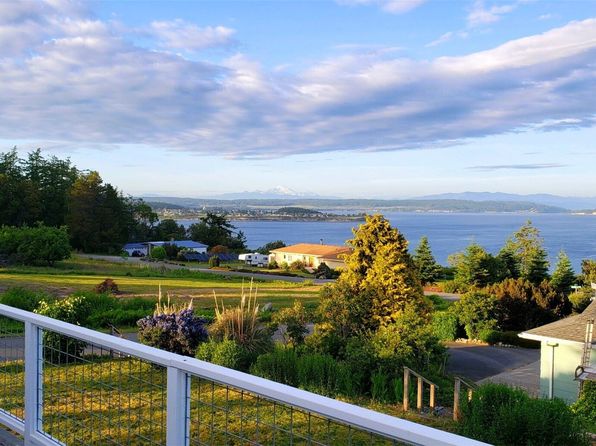 1252 N Canterbury Lane, Oak Harbor, WA 98277