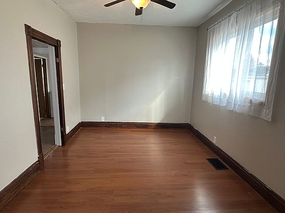 3rd image of 530 1st St