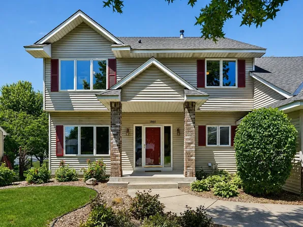1860 Spinaker Dr, Woodbury, MN 55125