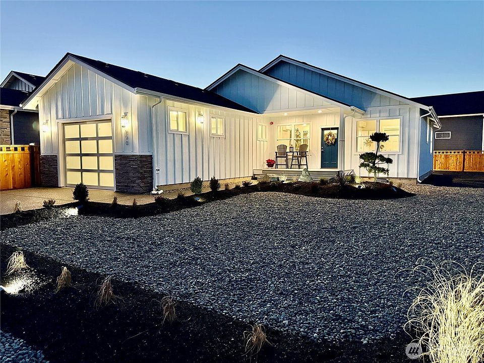 1st image of 990 Alida Court SE