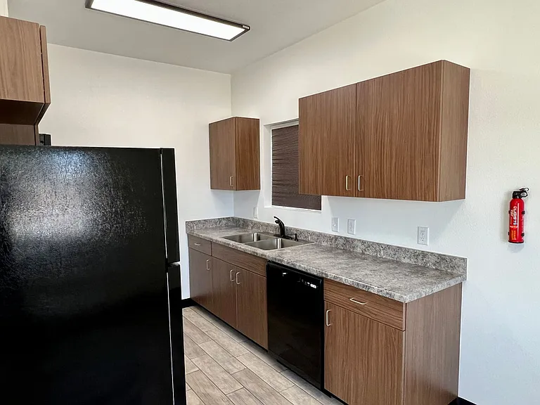 578 S 1st Ave — Photo 8