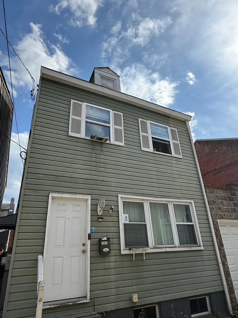 Student Housing - South Side Flats — Photo 1