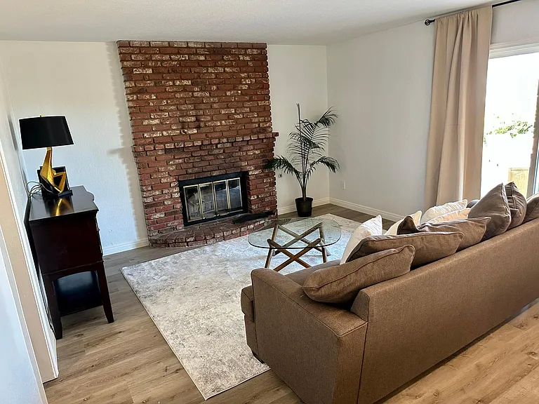 749 E Avenue J9 — Photo 20
