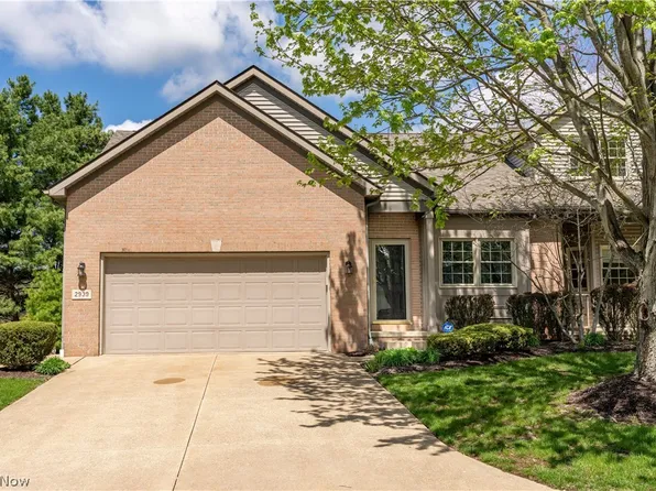 2939 Halwyck Cir NW, North Canton, OH 44720