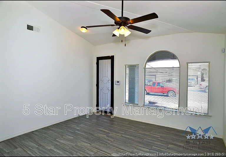 781 Croxdale St — Photo 8