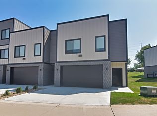 31 Crosby Park Dr, Marshalltown, IA 50158