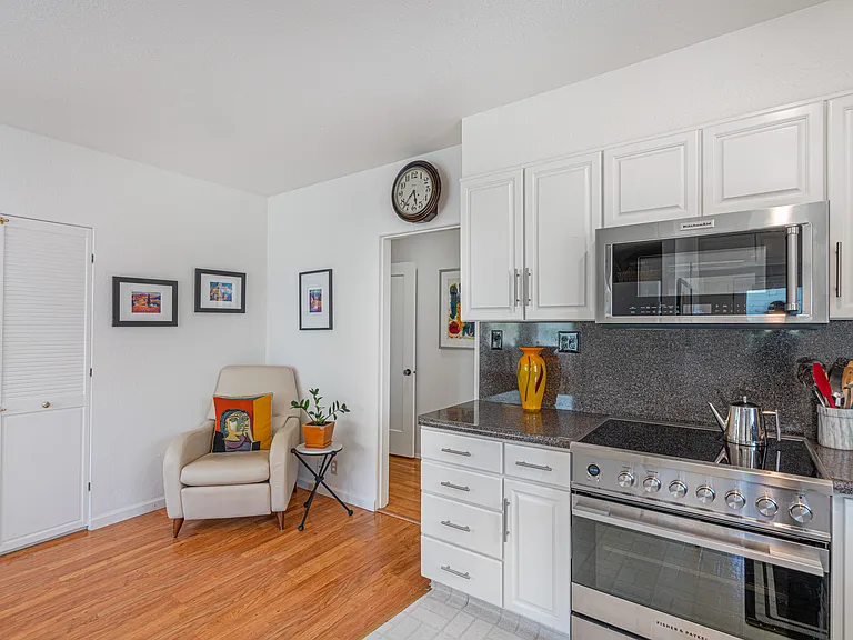 1208 McDonald Ave — Photo 11