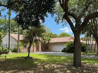 4477 NW 65th St, Pompano Beach, FL 33073